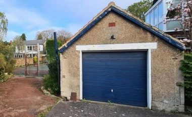 Garazhi i vogël në Angli del në shitje për 1.4 milion euro – por në pronë ka më shumë “sesa ato që shihen me sy”