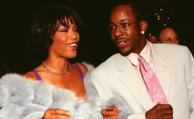 Bobby Brown tregon se si droga i dha fund martesës së tij me Whitney Houston