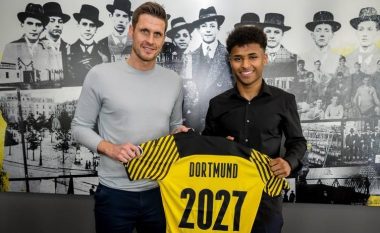 Zyrtare: Borussia Dortmund gjen zëvendësuesin e Haaland, nënshkruan me Adeyemin