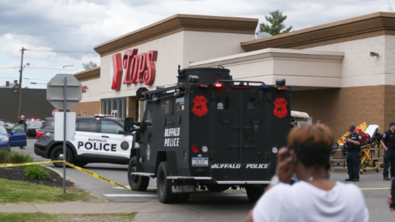 Dhjetë të vdekur pas të shtënave në një supermarket në Buffalo, Nju Jork