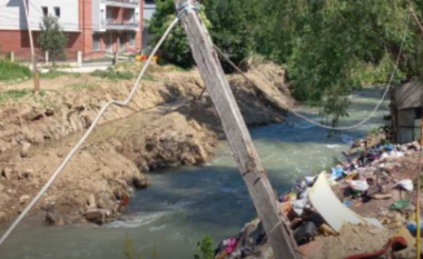 Tragjedi në Tetovë: Mbytet një fëmijë 6-vjeçar në ujërat e lumit Shkumbin
