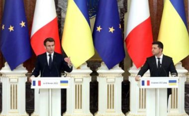 Macron i premtoi Zelenskyt shtimin e furnizimeve me armë