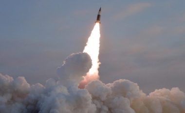 Koreja e Veriut lëshon një raketë balistike në testin e 14-të të këtij viti