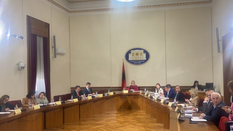 Presidenti i ri i Shqipërisë, shtyhet nisja e procesit të zgjedhjes më 10 maj me propozim të opozitës