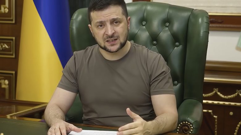 Zelensky iu drejtohet ushtarëve rusë: Më mirë të mbijetoni në Rusi se sa të vdisni në tokën tonë