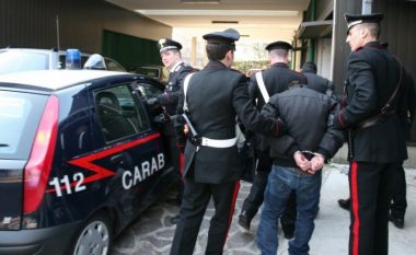 Arrestohen dy shqiptarë në Itali – kapen duke shpërndarë drogë