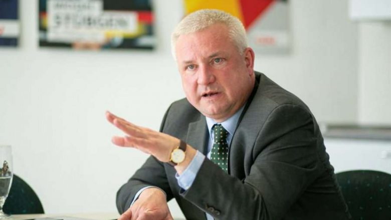 Situata në veri, deputeti gjerman: Nuk duhet harruar që shteti i Kosovës po përpiqet të zbatojnë ligjin