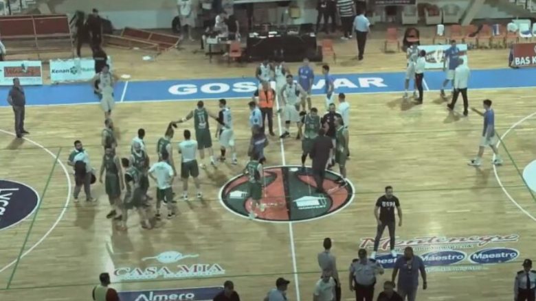 Përleshje fizike në ndeshjen e basketbollit në Gostivar, arrestohen disa persona