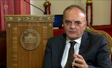 Skandali financiar, media malazeze shkruan se i janë bllokuar xhirollogaritë ambasadorit Martin Berishaj