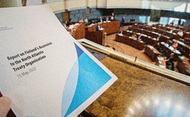 Parlamenti i Finlandës miraton kërkesën për anëtarësim në NATO