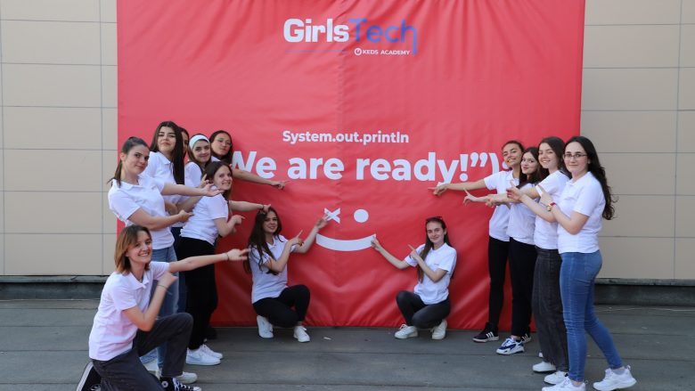 KEDS filloi programin ‘Vajzat në Teknologji – Girls TECH’
