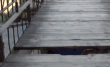 Vdes një person në Koretin të Kamenicës, dyshohet se ra nga ura