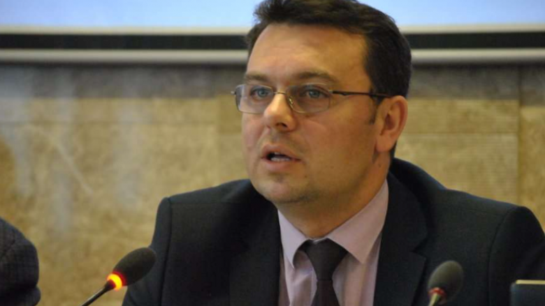 Irfan Lipovica shkarkohet nga pozita e sekretarit në Ministrinë e Industrisë
