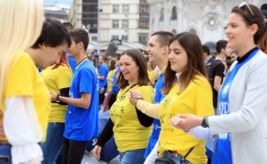 Pas dy vitesh pauzë mbahet organizimi “Parada e Maturantëve” në Shkup