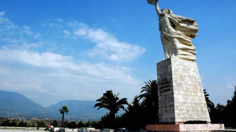 Shqipëria përkujton Ditën e Dëshmorëve, Rama: Respekt për ata që e deshën atdheun me jetë