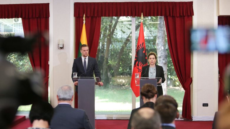 Ministrja e jashtme shqiptare pret homologun e Lituanisë: Vullnet reciprok për forcimin e bashkëpunimit