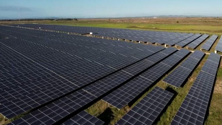 Maqedonia do të sigurojë energji elektrike për 5.500 amvisëri nga centrali i ri diellor në Amzabegovë