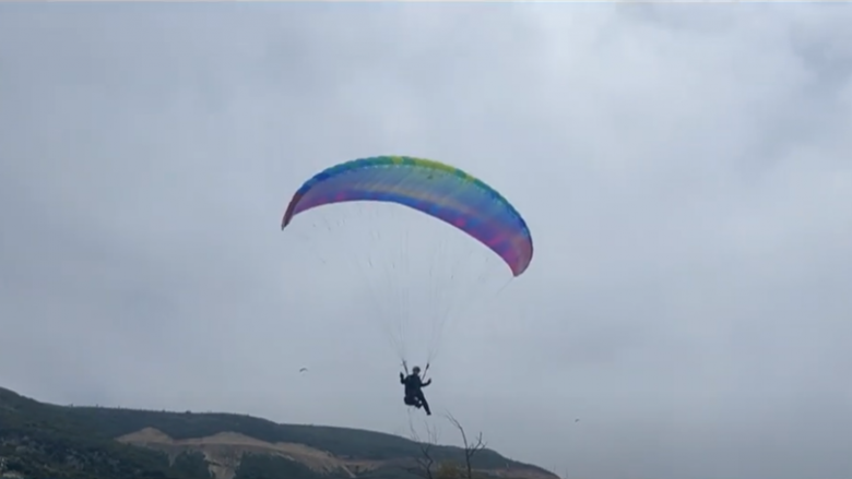 “Albania open 2022”, nis në Vlorë gara ndërkombëtare e parashutistëve