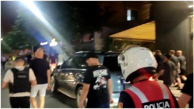 Dhunë në rrugët e Tiranës, tifozët holandezë përplasen me policinë shqiptare – ka të lënduar
