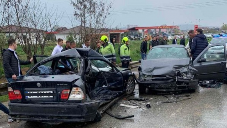 Dy të vdekur në një aksident në magjistralen Skenderaj – Drenas