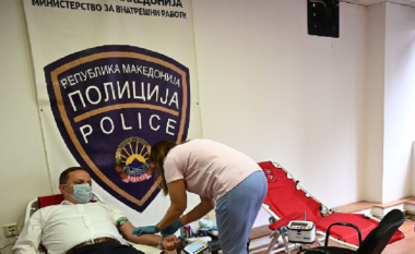 Shënohet Dita e Policisë së Maqedonisë, ministri Oliver Spasovki dhe punonjës të MPB-së dhurojnë gjak