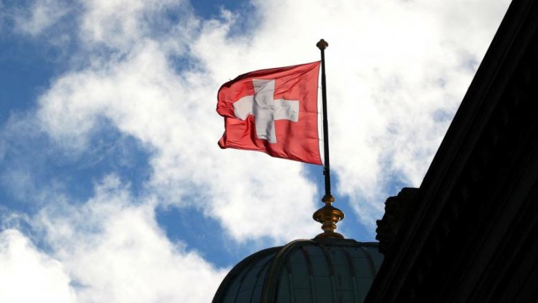 Zviceranët votuan në referendum për ‘dhurimin automatik’ të organeve