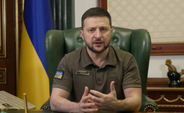 Zelensky: Ne e konsiderojmë Bakhmutin fortesën tonë, Ukraina do të luftojë për të mbajtur qytetin kyç për aq kohë sa të mundet