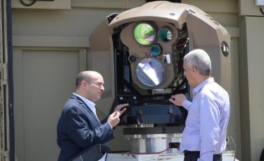 Izraeli zhvillon sistemin revolucionar laserik që shkatërron granatat, dronët e raketat
