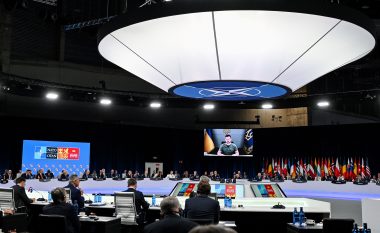 Zelensky i bën thirrje NATO-s, që vendin e tij ta pranojë në Aleancën Veri-Atlantike
