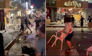 Nga karriget e deri të shishet, rrahje masive mes një grupi të rinjve britanikë dhe atyre portugez në një kafiteri në Algarve
