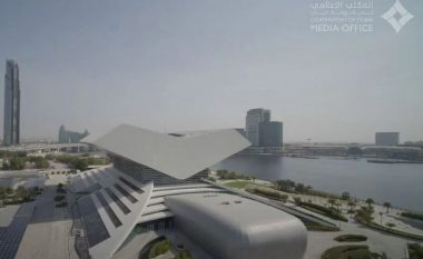 Në Dubai hapet biblioteka mbresëlënëse, që ka formën e mbajtëses së Kuranit