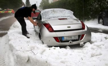 Gjermania goditet nga moti i ligë, reshjet e mëdha të shiut bllokojnë rrugët – breshëri shkakton dëme të mëdha material