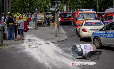 Fotografitë dhe videot e para nga vendi ku vetura shtypi kalimtarët në Berlin, dëshmitari: Ka njerëz të shtrirë kudo