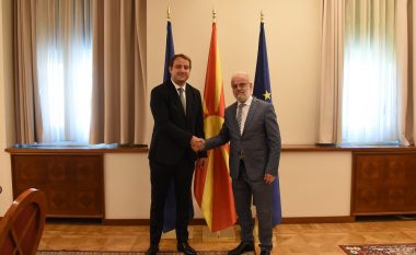 Talat Xhaferi pret në takim ambasadorin e ri të Kosovës, Florian Qehaja
