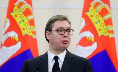 Dokumenti, i klasifikuar si ‘sekret’ i BE-së: Vuçiq shtyn shkëputjen nga Rusia – me ‘politikë të hapave të vegjël’ për ta afruar Serbinë me Perëndimin