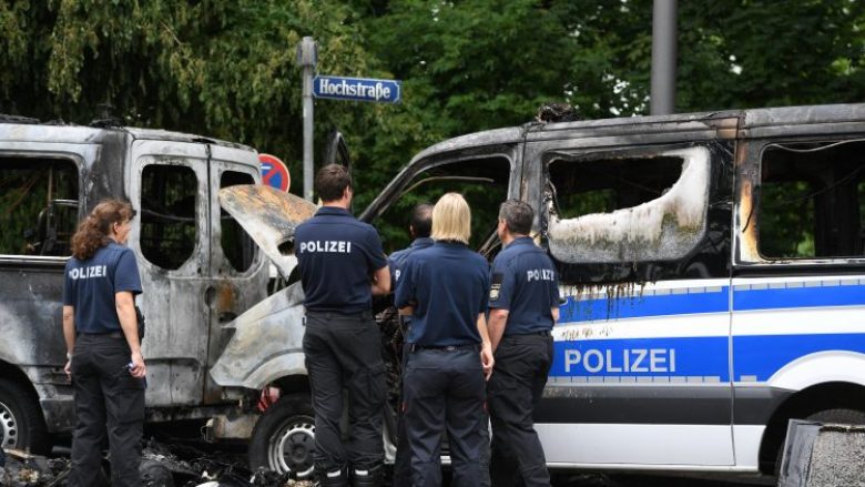 Tetë automjete të policisë u dogjën në Munich pak ditë para samitit të G7