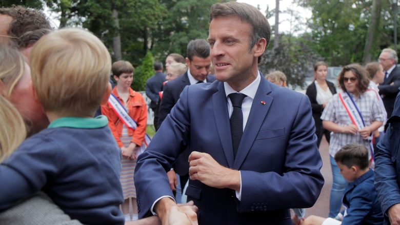 Sipas projeksioneve, Macron humb shumicën absolute në Parlament