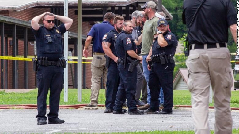 Përpiqet të hyjë me dhunë në shkollën fillore, vritet një person në Alabama
