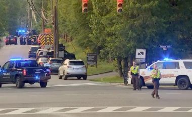 Dy të vrarë dhe një i plagosur nga të shtënat në një kishë afër Birmingham, Alabama