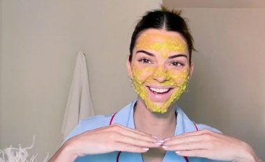 Kendall Jenner ka zbuluar sekretin e një fytyre të rregulluar: Një maskë natyrale për lëkurë të përsosur