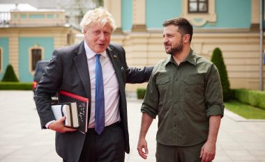Johnson sërish viziton Kievin – Britania me një operacion madhor për ushtrinë ukrainase