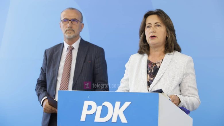 PDK bën thirrje të votohet tërheqja e kursimeve, Haxhiu: Politikanët tërhoqën mjetet nga Trusti, pse t’u mohohet qytetarëve