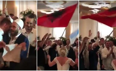 Motra e futbollistit Teemu Pukki martohet në Kosovë – në dasmën shqiptare ai kërcen me plis dhe flamur kombëtar