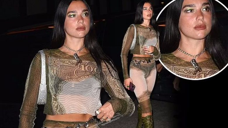 Dua Lipa merr vëmendje me veshjen me printe dollari gjatë një dalje në Londër