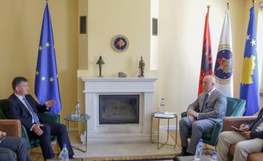 Haradinaj pret në takim Lajçakun, flasin për dialogun Kosovë-Serbi