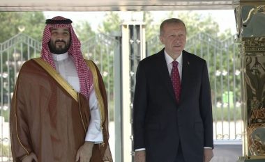 Princi i Kurorës së Arabisë Saudite në Ankara, pritet nga Erdogan