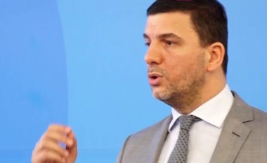 ​Krasniqi: Albin Kurti është i pari që duhet të largohet nga lista e veteranëve