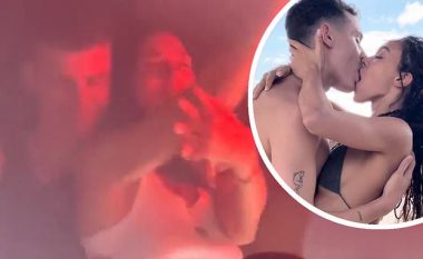 Fansat e Dua Lipës të tronditur – pas momenteve intime me Aron Piper, ky i fundit shihet duke shkëmbyer puthje me këngëtaren FKA twigs