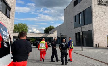 Sulm me thikë në një universitet në Hamm të Gjermanisë, disa të plagosur