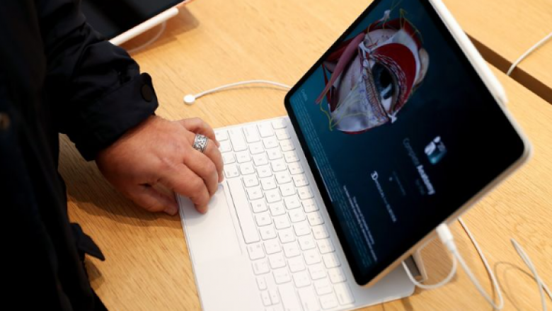 Apple planifikon ta bëjë iPad-in më shumë si një laptop dhe më pak si një telefon